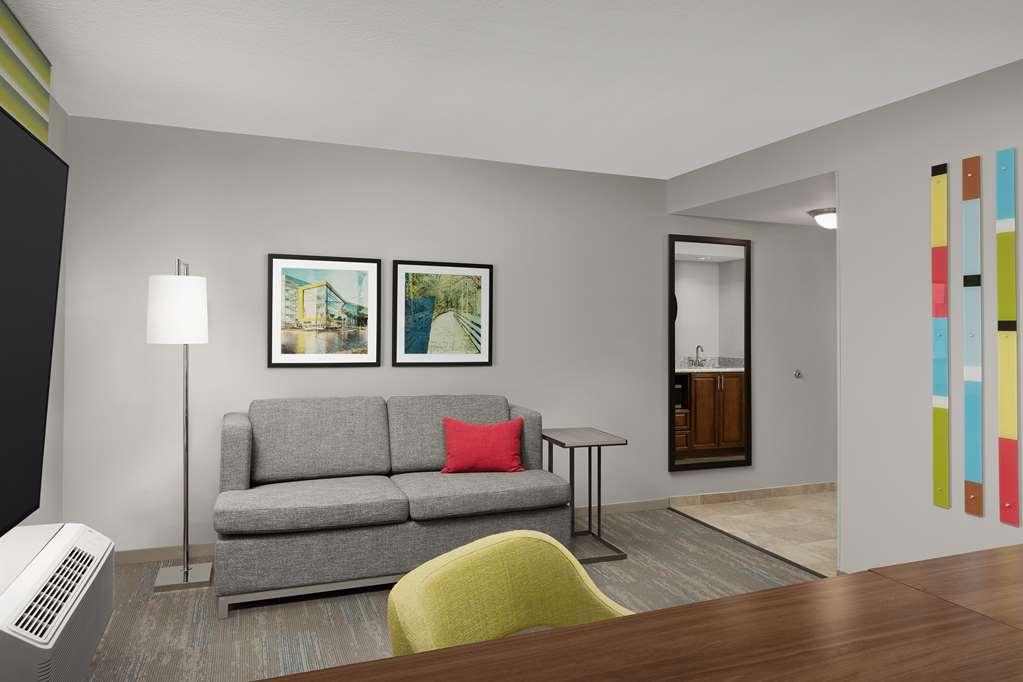 Hampton Inn & Suites Orlando North Altamonte Springs Room photo
